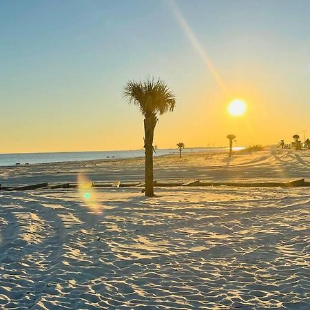Feels Like Home Escape, 1/2 Mile To Beach Gulfport Luaran gambar