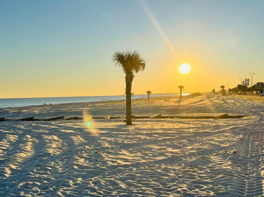 Feels Like Home Escape, 1/2 Mile To Beach Gulfport Luaran gambar