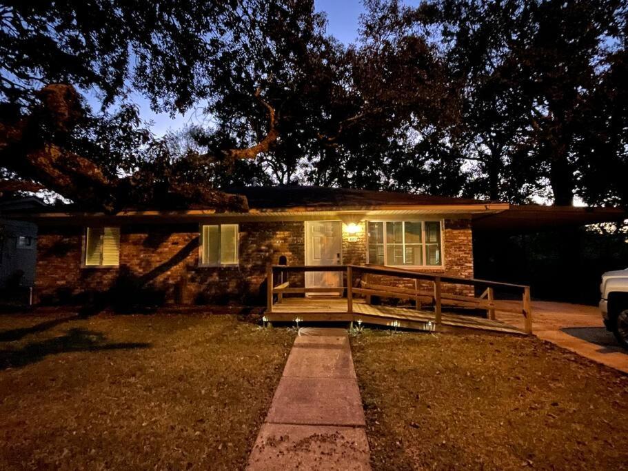 Feels Like Home Escape, 1/2 Mile To Beach Gulfport Luaran gambar