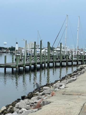 Feels Like Home Escape, 1/2 Mile To Beach Gulfport Luaran gambar